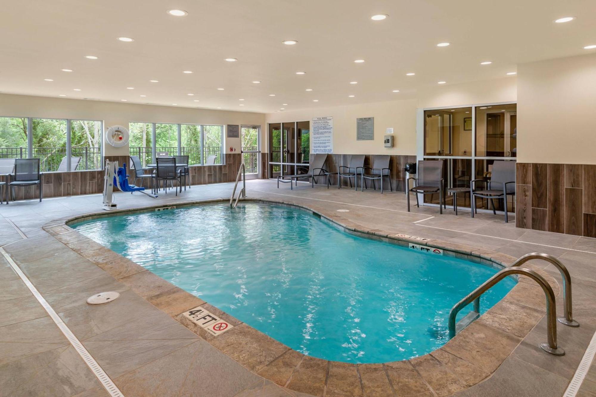 Fairfield Inn & Suites By Marriott Helen Exterior photo